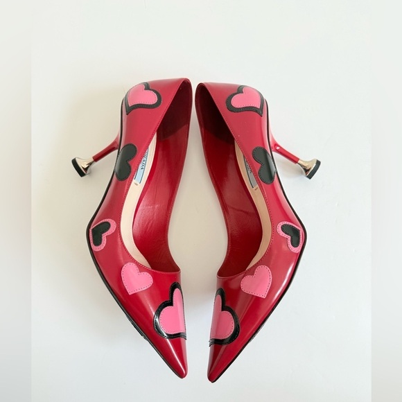 Prada Red Patent Leather Heart Appliquè Pointed Toe Heart Pumps EU 37.5 - Picture 4 of 11